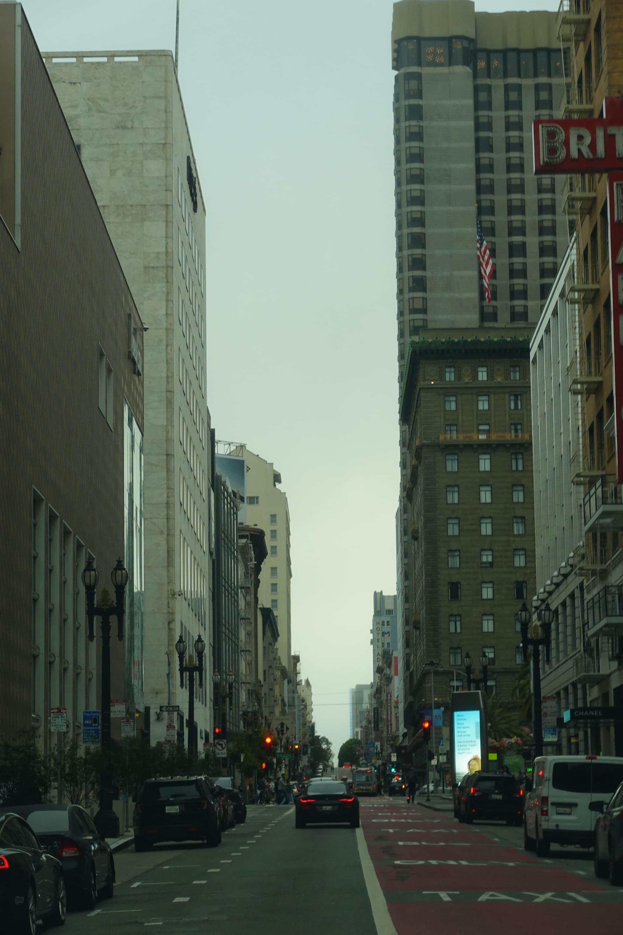 The intersection of Geary Street and Grant Avenue in San Francisco.